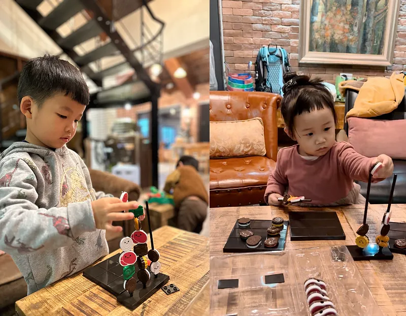 5歲哥哥跟2歲妹妹各自安好的開一家串燒店!