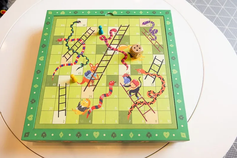 博美最喜歡這款蛇棋,簡單易懂 可以念1–100