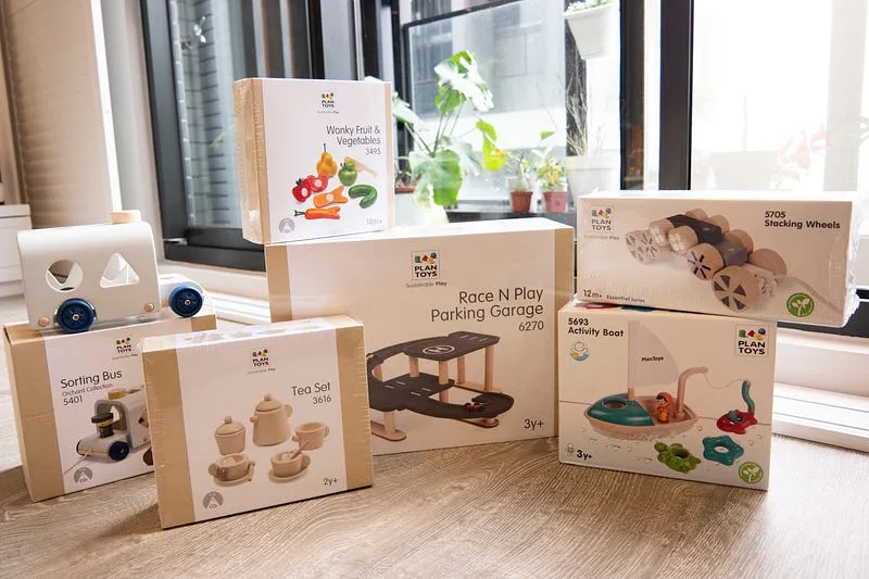 排列起來居然已擁有這麼多Plantoys:2個二手恩典、2個節慶禮物跟自己買的:)
